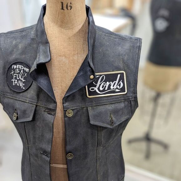 Lords Of Gastown Waxed Canvas Vest - Picture 3 of 10